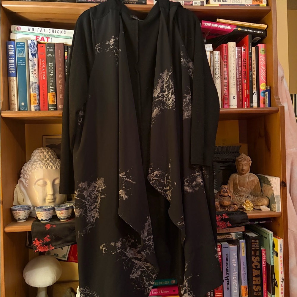 mblm Black and White Cardigan. T1